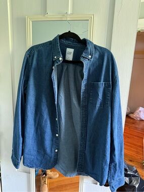 GAP men’s denim shirt